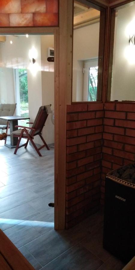 Hunor Lovastanya Hotel Kunbaracs Buitenkant foto
